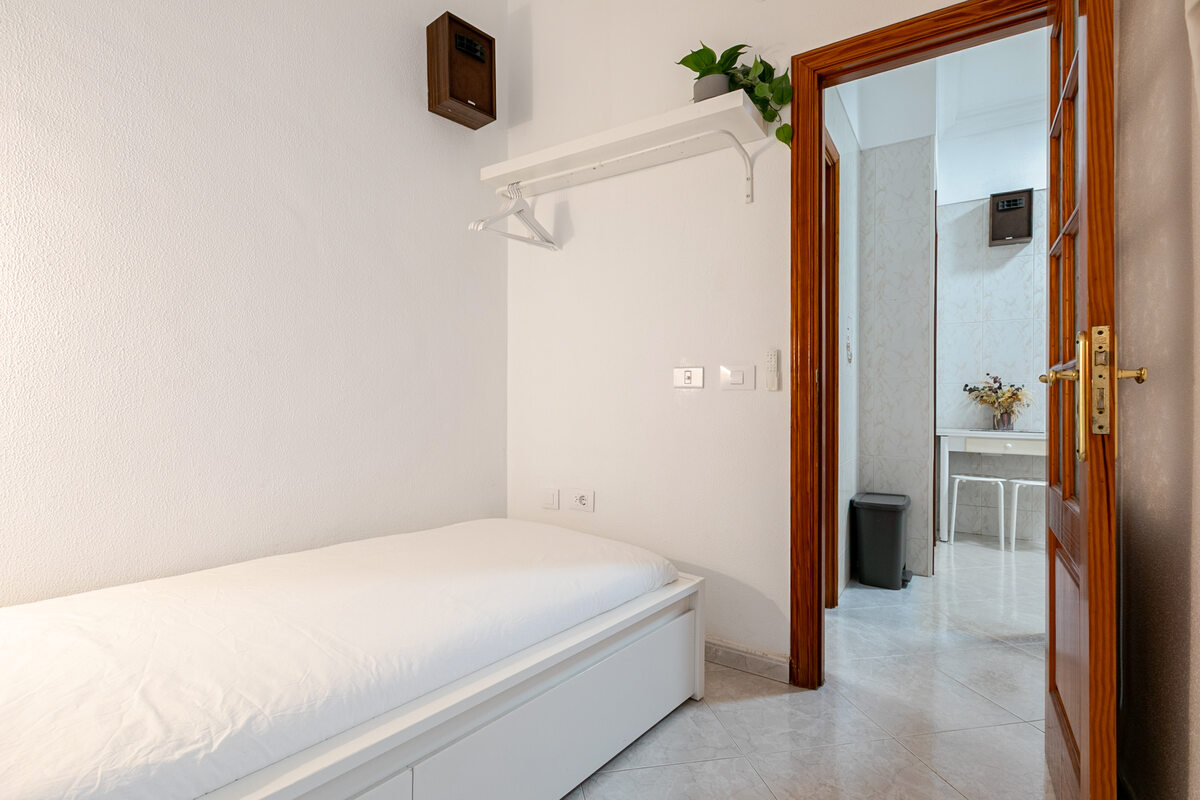 Bedroom 2 — DE VILLA SUITES