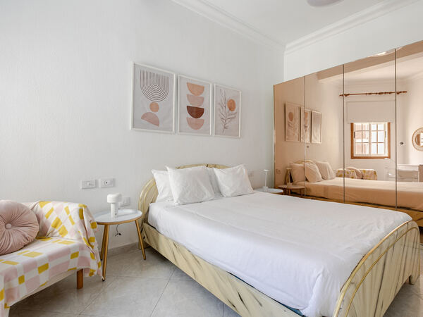 Main suite — detail